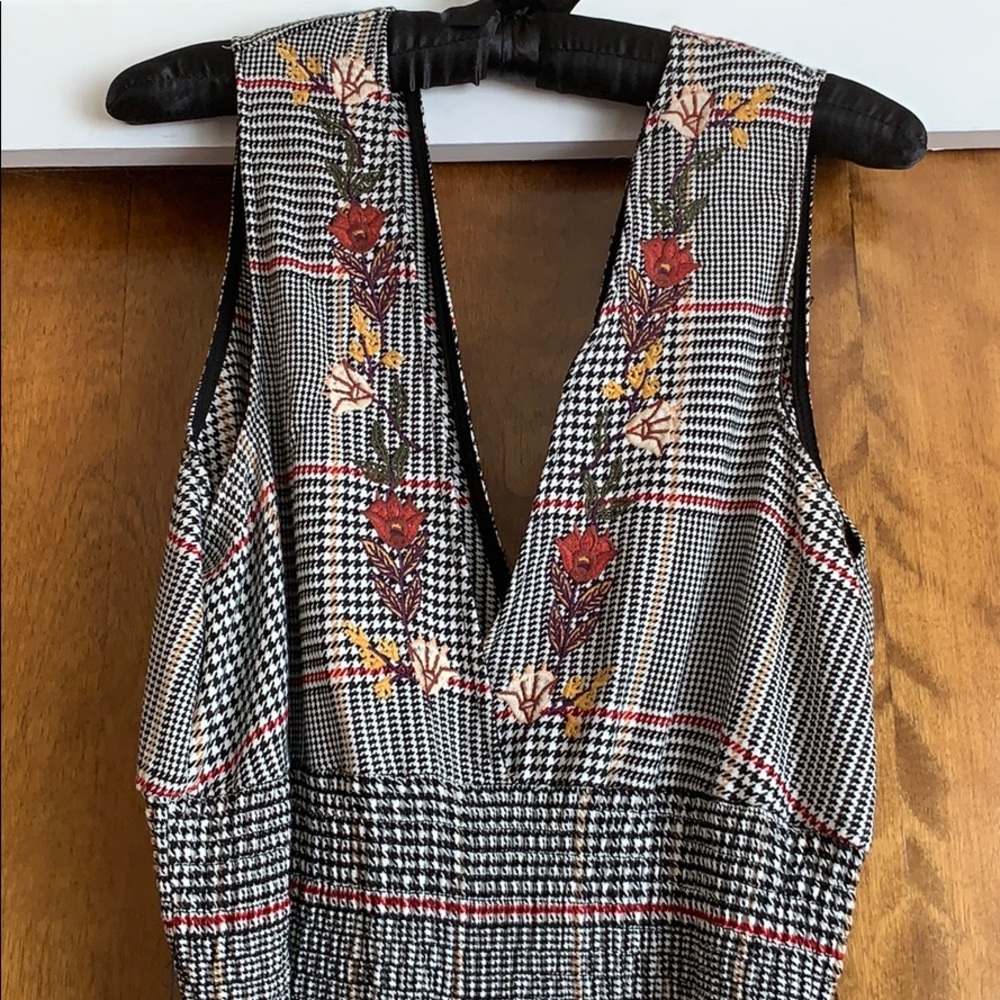 Jumpsuit w/floral design